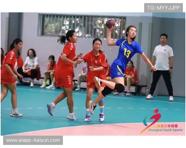 上海手球走进90多所中小学,每年校级比赛达300余场 上海手球走进90多所中小学,每年校级比赛达300余场