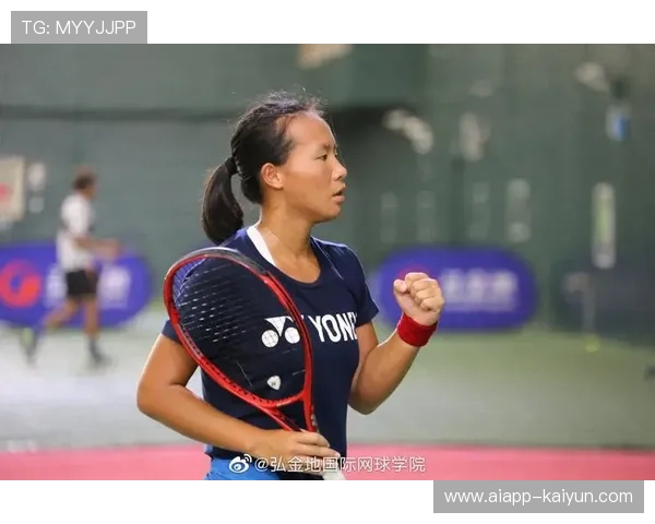 “冰之虎”女孩高温下带淤青训练，汗水浸透训练服