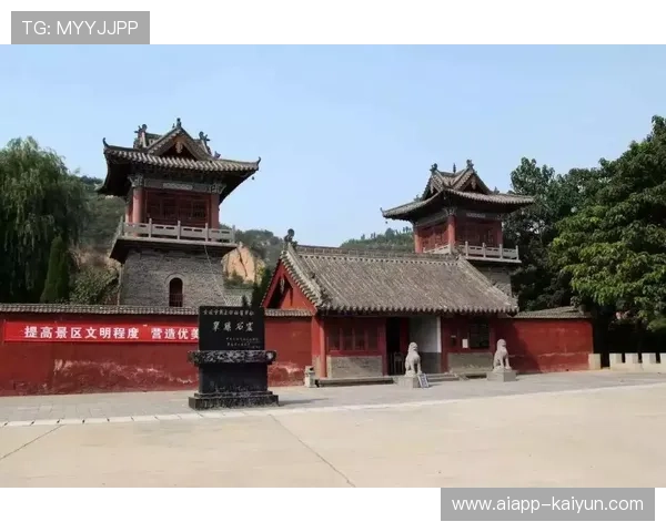 东阳横店“帝后”现身赛场派发文旅礼包，创意互动受热捧